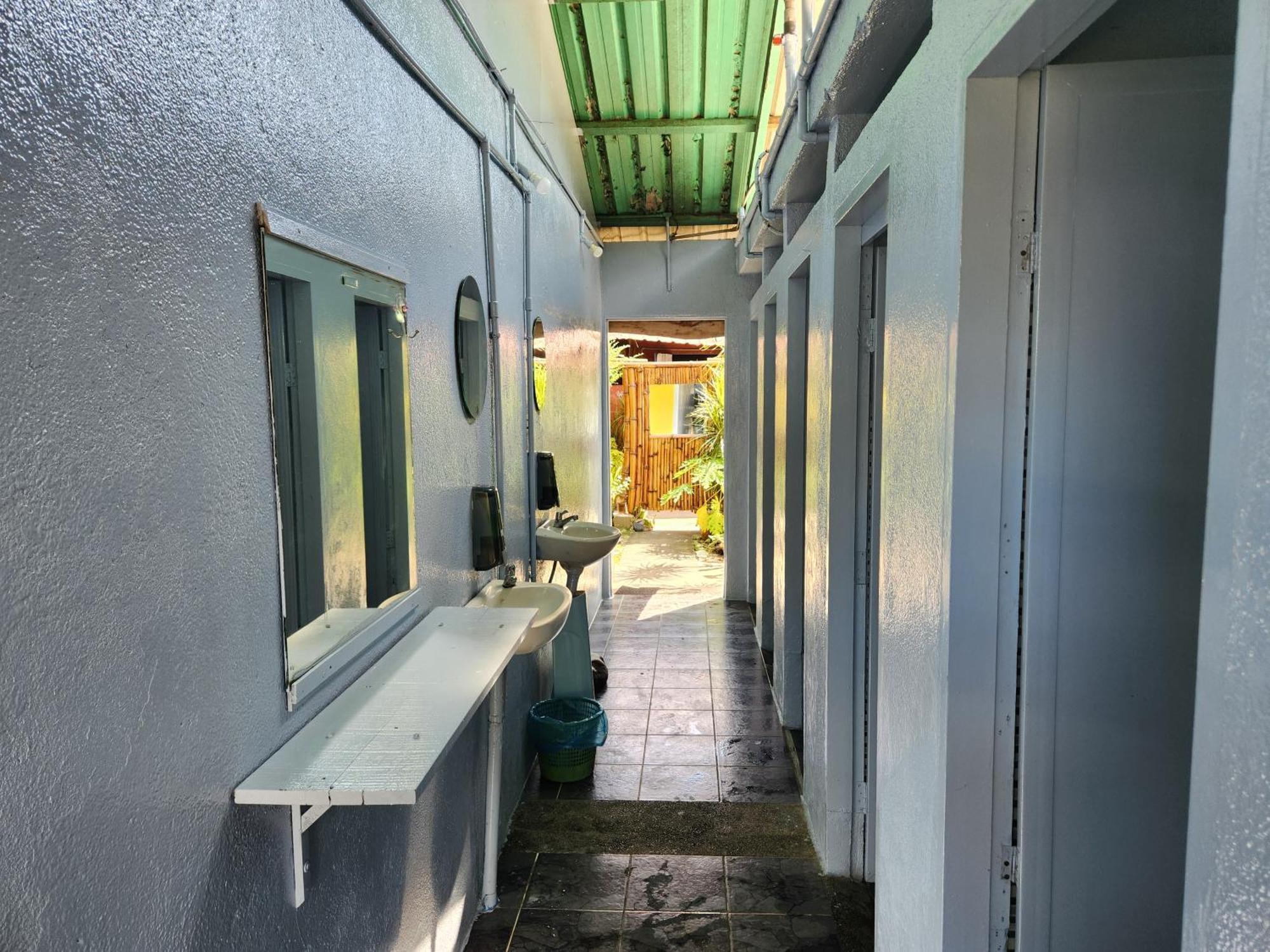 Gecko Guesthouse Pantai Cenang  Exterior photo